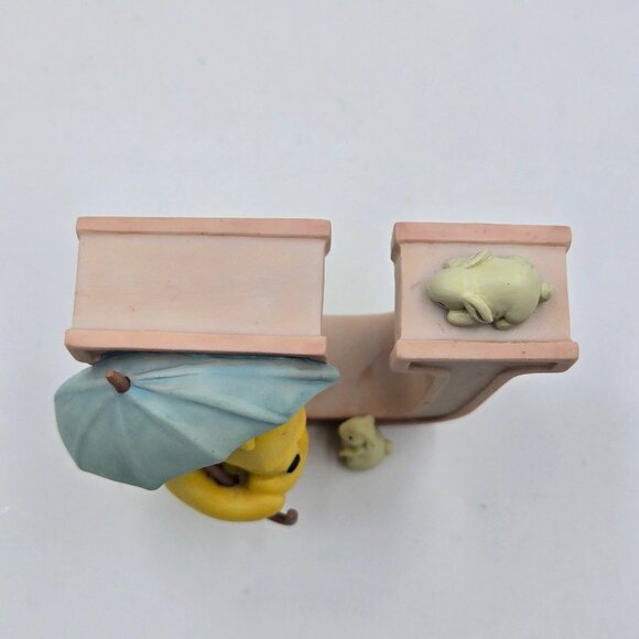 Disney Classic Winnie The Pooh Alphabet Nursery Letter U Umbrella Accent Import - Picture 6 of 10